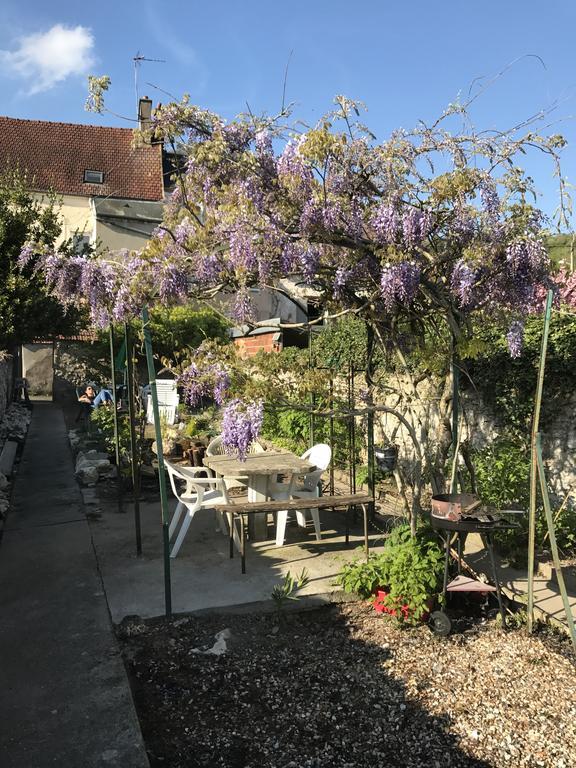 Gite Ancien Relais De Saint-Jacques La Roche-Guyon Exteriér fotografie